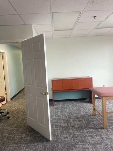More Photos Of 255 Park Ave, Worcester Medical For Lease