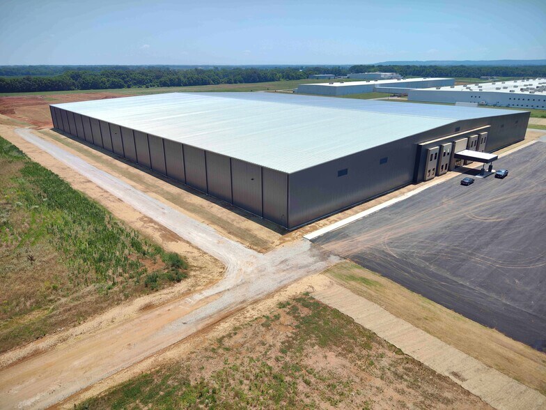More Photos Of 290 Counts Dr, Muscle Shoals Manufacturing For Sale