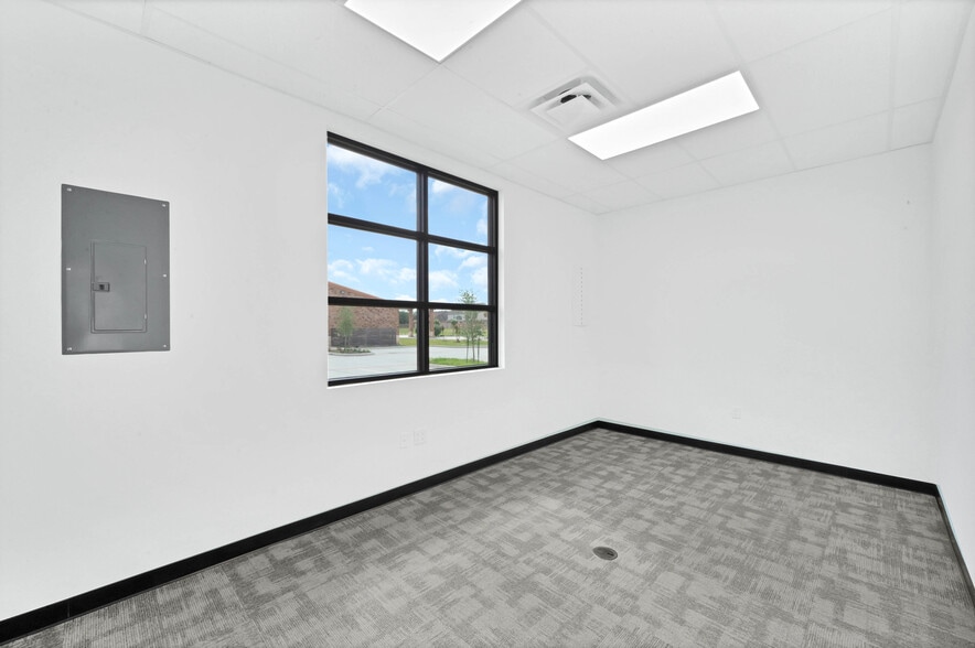 More Photos Of 12280 Broadway St, Pearland Office For Sale