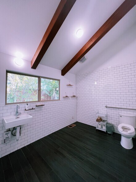 More Photos Of 18501 Van Zandt Resort Rd, Philo Lodge Meeting Hall For Sale