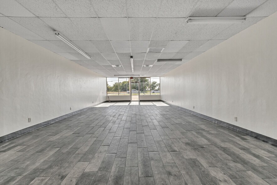 More Photos Of 1020-1048 N Douglas Blvd, Oklahoma City Storefront Retail Office For Sale