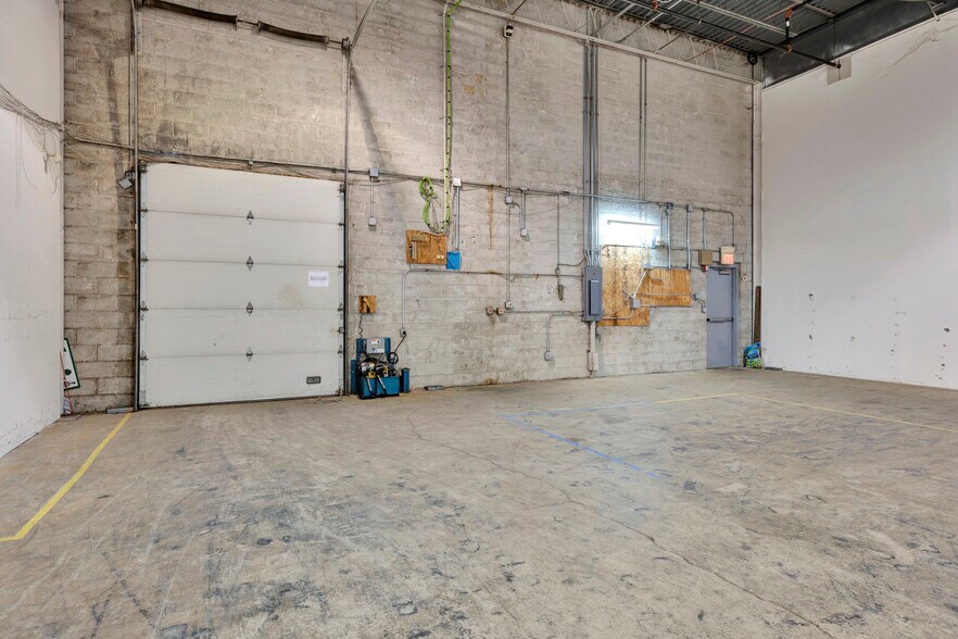 More Photos Of 201 Ruthar Dr, Newark Distribution For Lease