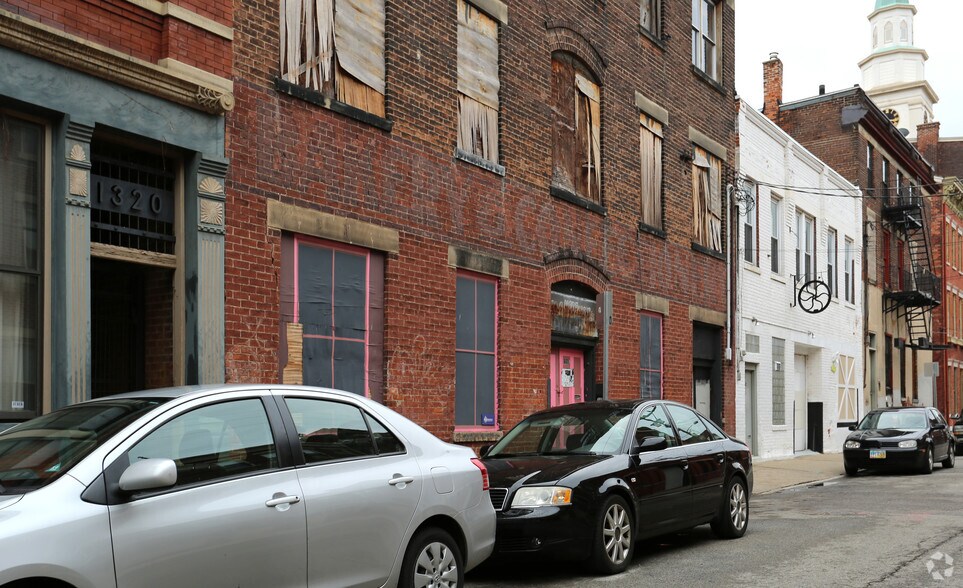 More Photos Of 1318 Clay St, Cincinnati Warehouse For Lease
