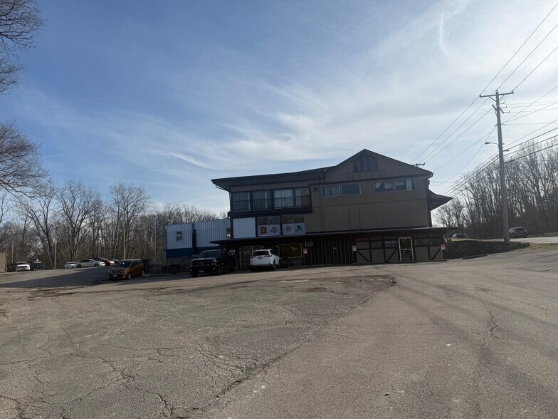 More Photos Of 7500-7504 N Main St, Dayton Bar For Sale