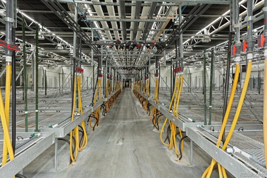 More Photos Of 7800 7706 7708 7710 County Rod 152, Salida Manufacturing For Sale