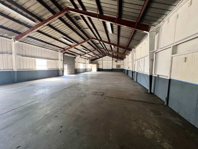 More Photos Of 101-143 Market St, San Rafael Service For Lease