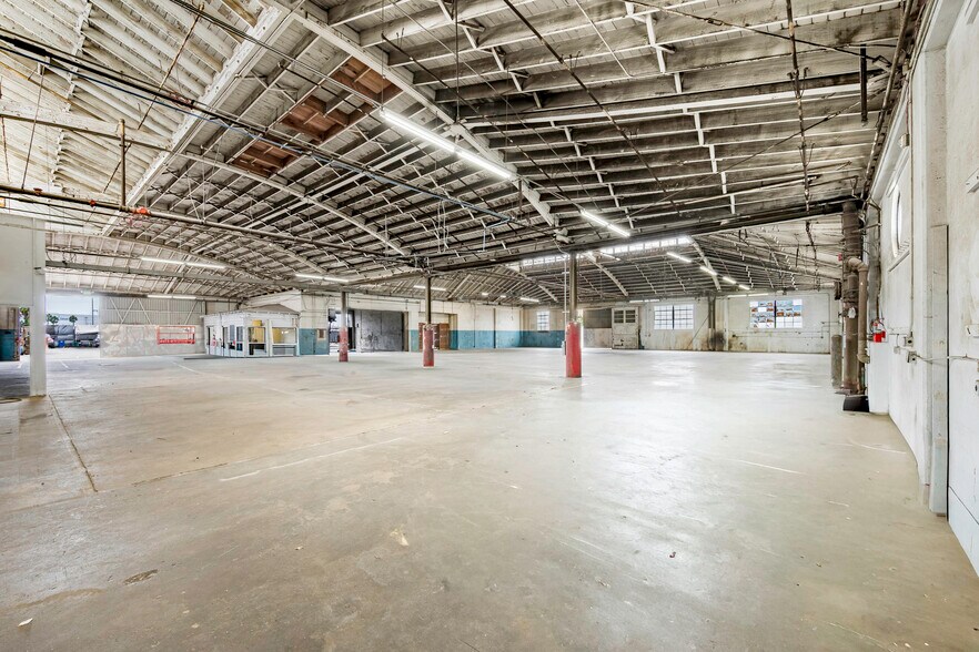 More Photos Of 1700 W Anaheim St, Long Beach Manufacturing For Lease