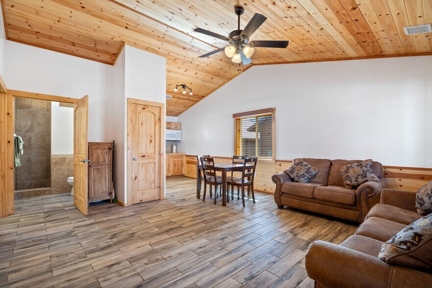 More Photos Of 2 County Road 2141 rd, Alpine Hotel For Sale