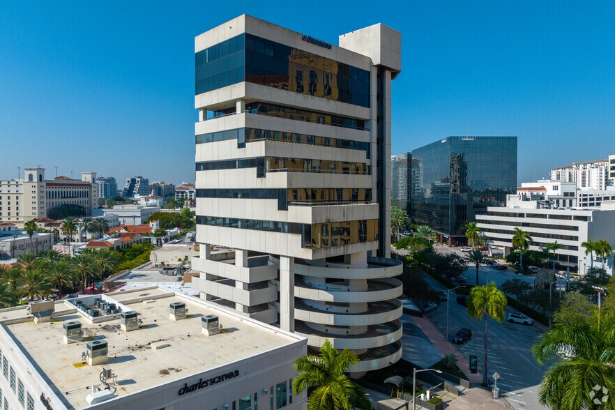More Photos Of 150 Alhambra Cir, Coral Gables Office For Lease