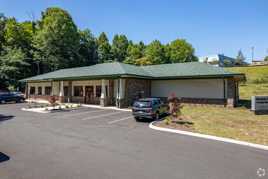 More Photos Of 1242 W Shipley Ferry Rd, Kingsport Medical For Sale