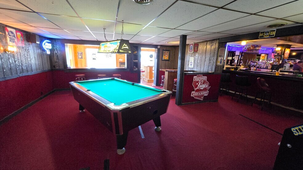 More Photos Of 137 S Main St, Medford Bar For Sale