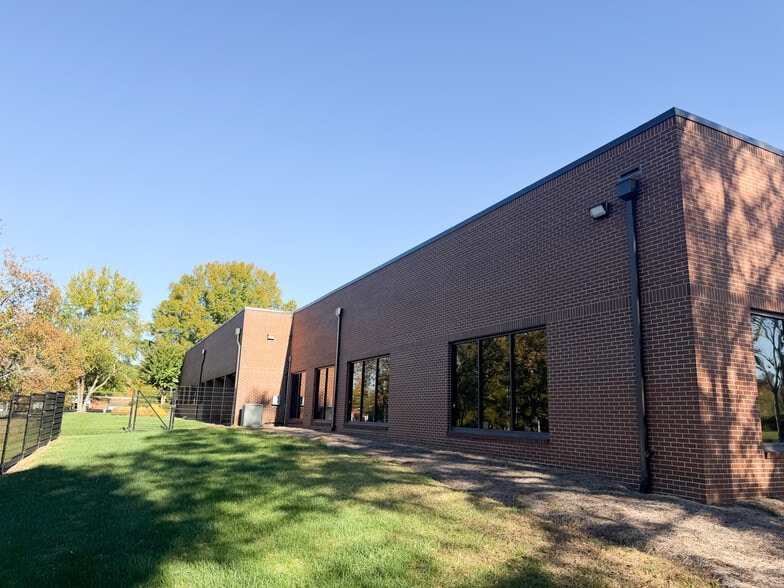 More Photos Of 3480 Lakemont Blvd, Fort Mill Light Distribution For Sale