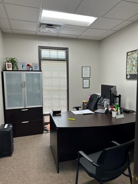 More Photos Of 1921 Whittlesey Rd, Columbus Office For Lease