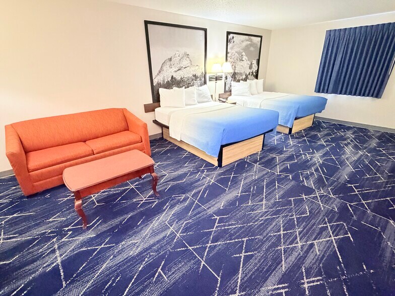 More Photos Of 800 Mammoth St, Hot Springs Hotel For Sale