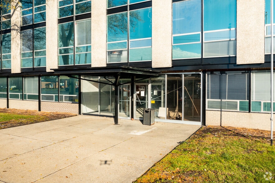 More Photos Of 11000 W McNichols Rd, Detroit Office Residential For Lease