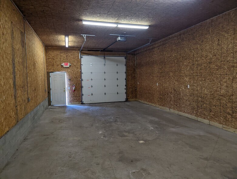 More Photos Of 11382-11394 N Linden Rd, Clio Storefront For Lease