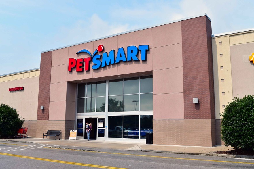 More Photos Of 5579-5591 Highway 153, Hixson General Retail For Sale