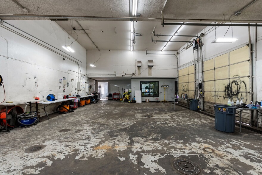 More Photos Of 845 W Moreno Ave, Colorado Springs Warehouse For Sale