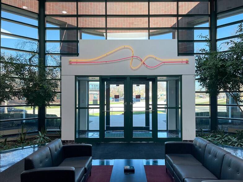 More Photos Of 7777 W Blue Mound Rd, Milwaukee Office For Lease