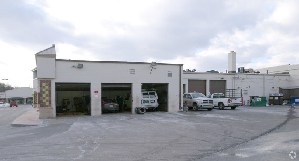 More Photos Of 1212-1232 Farmington Ave, Bristol Unknown For Lease