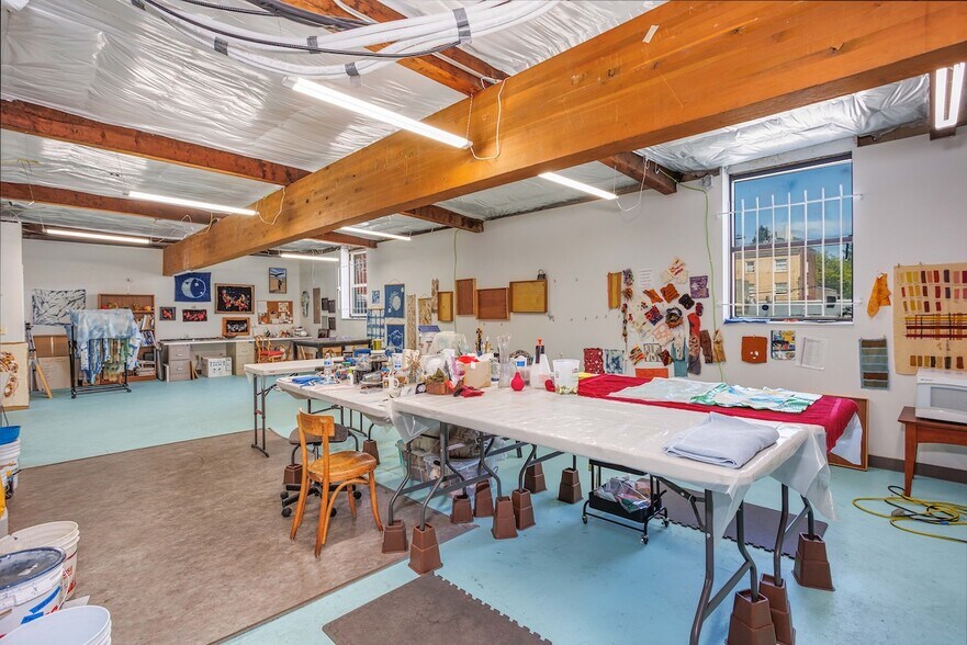 More Photos Of 3425 SE Yamhill St, Portland Loft Creative Space For Sale