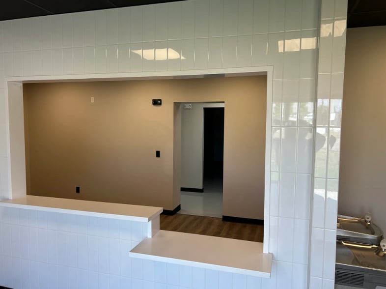 More Photos Of 850 Glaspie St, Oxford Warehouse For Sale