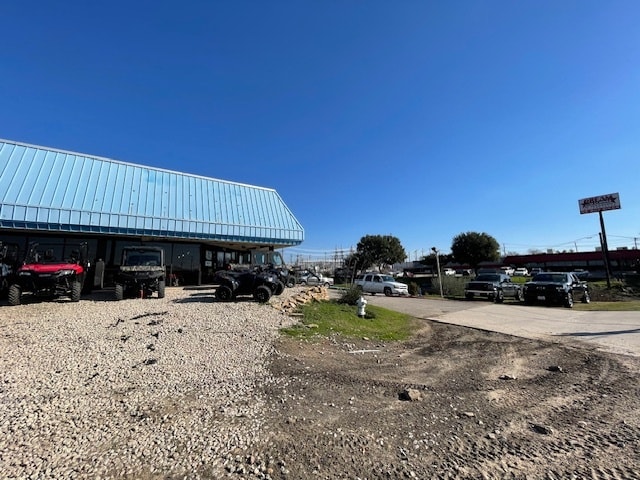 More Photos Of 13700 N Stemmons Fwy, Farmers Branch Freestanding For Lease