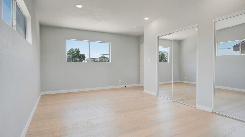 More Photos Of 1610 E Carson St, Long Beach Apartments For Sale
