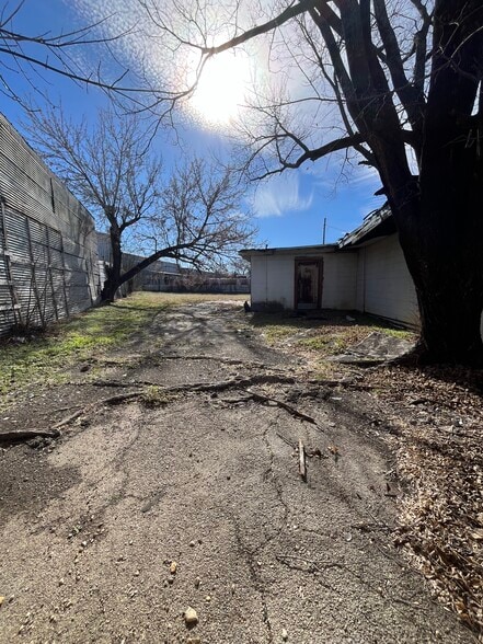 More Photos Of 3354 Mansfield Hwy, Forest Hill General Retail For Sale