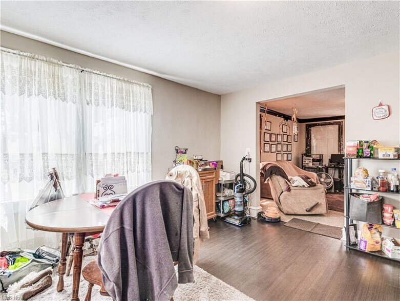 More Photos Of 5521 W 48th St, Parma Apartments For Sale