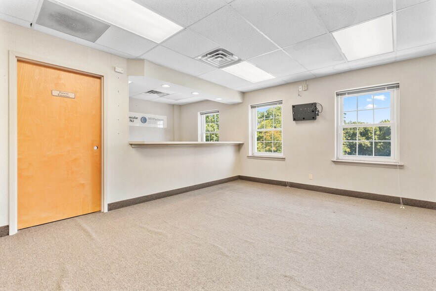 More Photos Of 50 S Franklin Tpke, Ramsey Medical For Lease