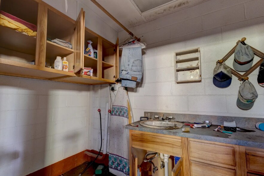 More Photos Of 211 Loop 308, Briggs Industrial For Sale