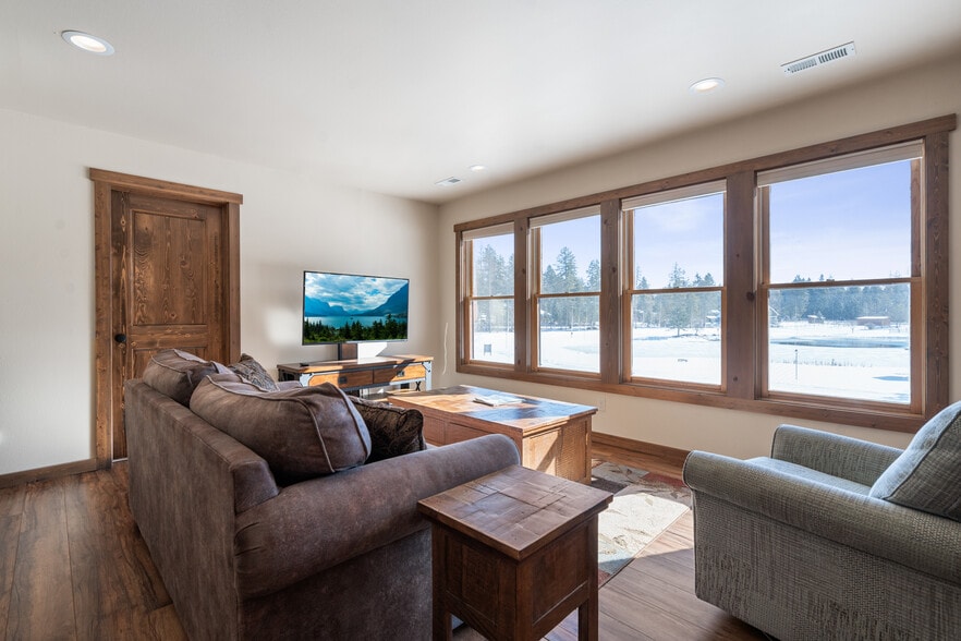 More Photos Of 1845 Hodgson Rd, Whitefish Hotel For Sale