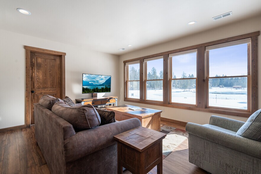 More Photos Of 1845 Hodgson Rd, Whitefish Hotel For Sale