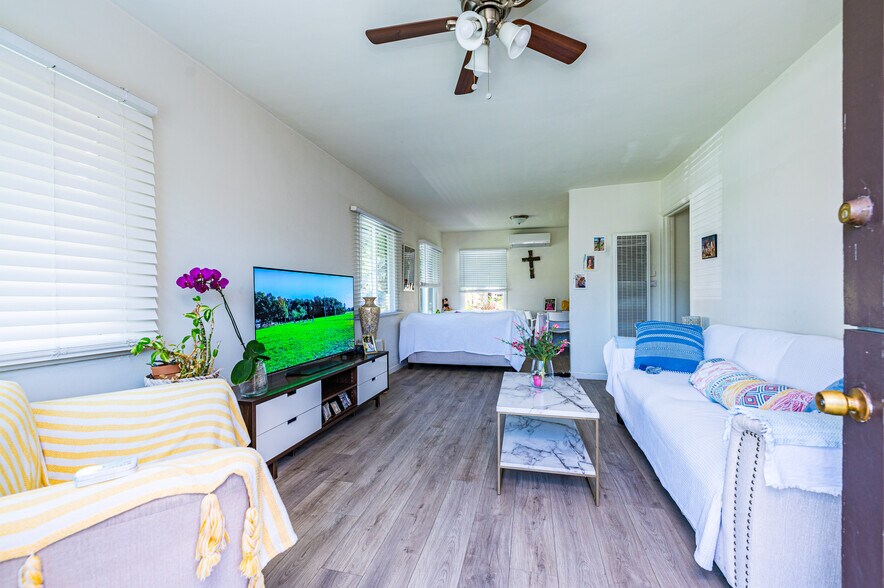 More Photos Of 550-552 E Verdugo Ave, Burbank Apartments For Sale