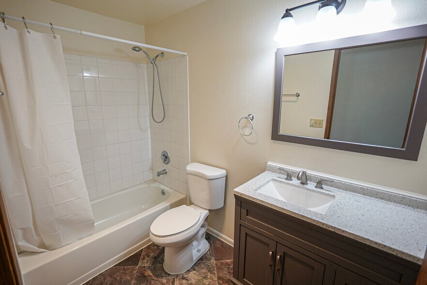 More Photos Of 108 Kensington Ave S, Kent Apartments For Sale