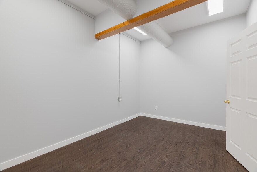 More Photos Of 9612 Franklin Av, Fort McMurray Freestanding For Lease
