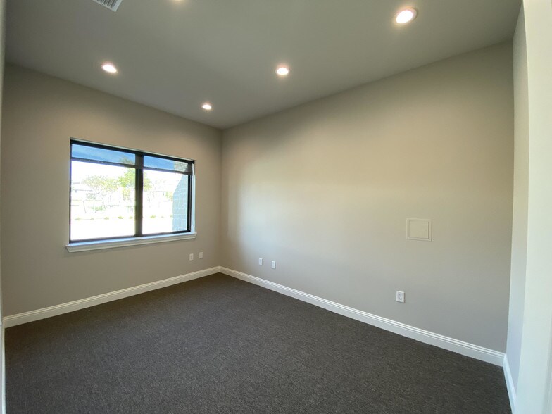 More Photos Of 4425 Plano Pkwy, Carrollton Office For Lease