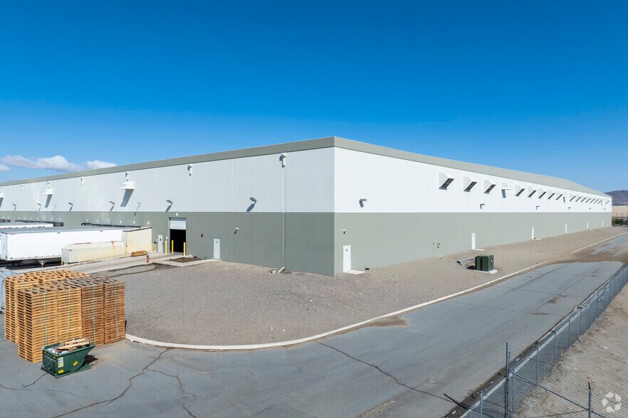 More Photos Of 1600 E Newlands Dr, Fernley Warehouse For Lease