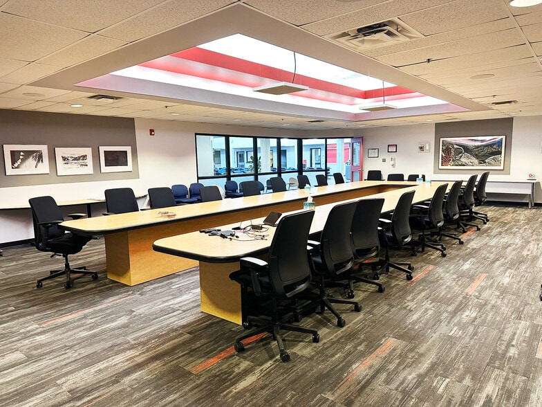 More Photos Of 9421 17 Av NW, Edmonton Office For Sale