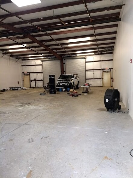 More Photos Of 7064 Sampey Rd, Groveland Light Manufacturing For Lease