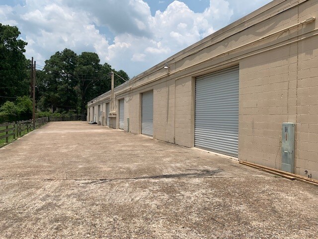 More Photos Of 11502 Cypress North Houston Rd, Cypress Light Distribution For Lease