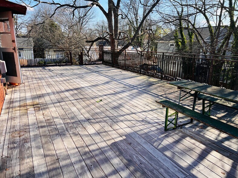 More Photos Of 1105 W Chapel Hill St, Durham Office For Lease