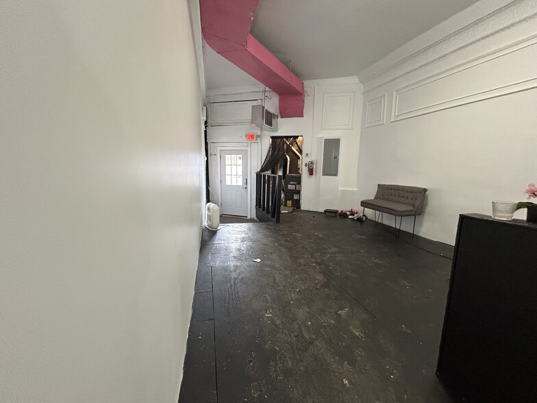 More Photos Of 522 Market st, Chester Flex For Lease