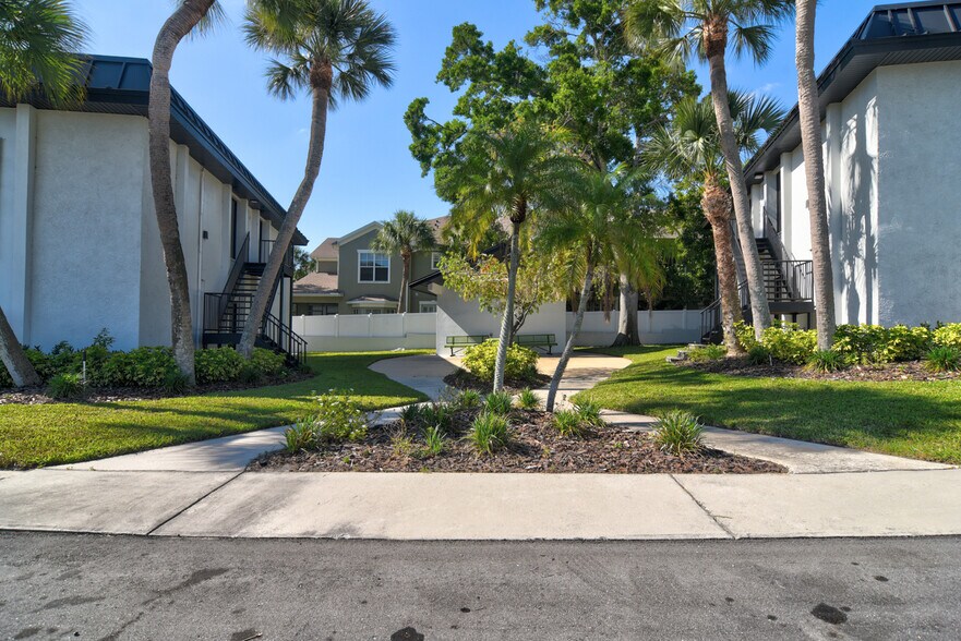 More Photos Of 12945 Seminole Blvd, Largo Office For Lease
