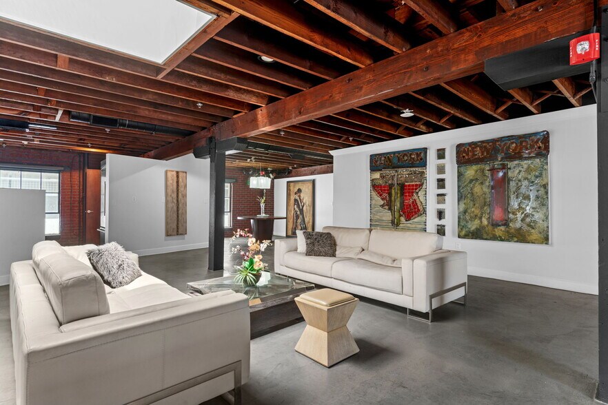 More Photos Of 1121 E Twiggs St, Tampa Loft Creative Space For Lease