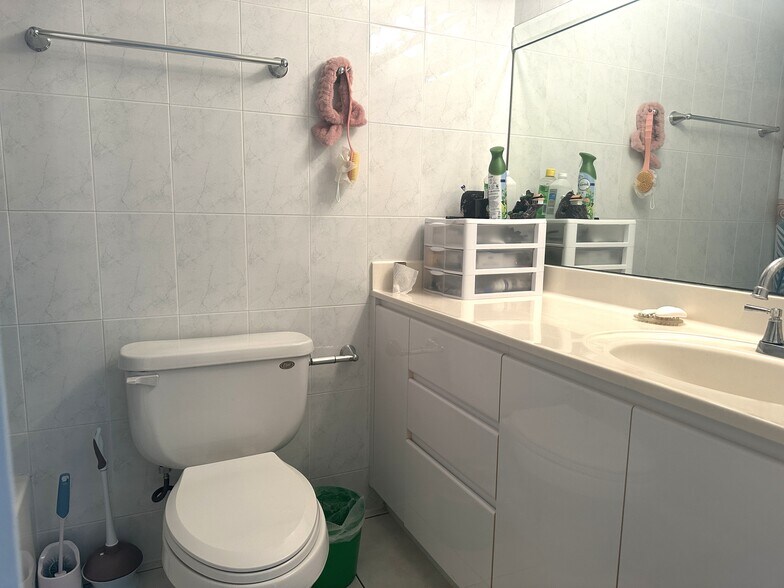 More Photos Of 724 NE 4th St, Hallandale Beach Apartments For Sale