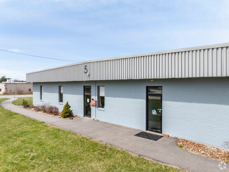 More Photos Of 5 Executive Dr, Hudson Manufacturing For Lease