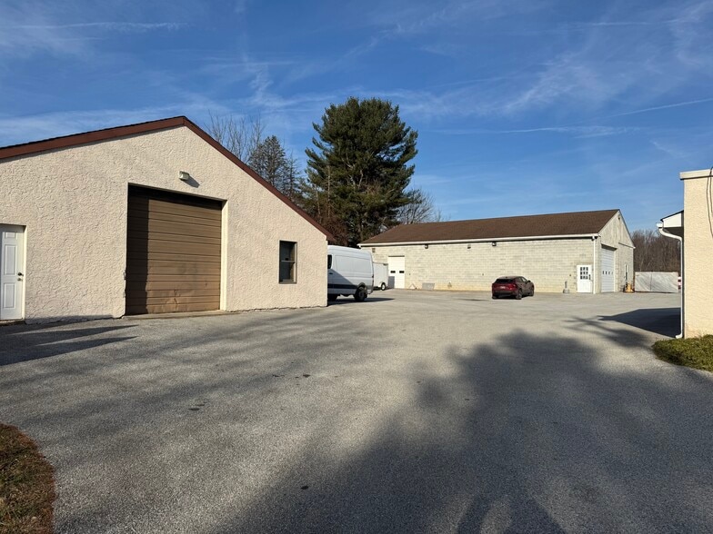 More Photos Of 421 W Street Rd, Kennett Square Showroom For Sale