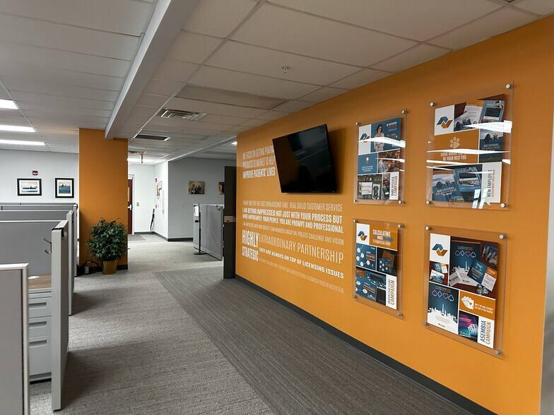 More Photos Of 110 Riverbend Ave, Lewis Center Office For Lease